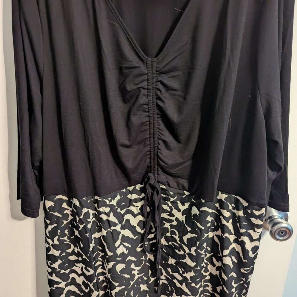 NWT Size 26 Black and Floral Midi Plus Size Dress - Picture 8 of 8
